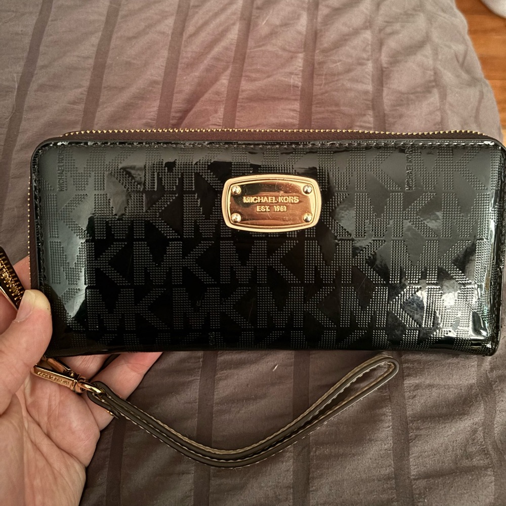 Michael Kors JET SET ZIP-AROUND CONTINENTAL BLACK WALLET